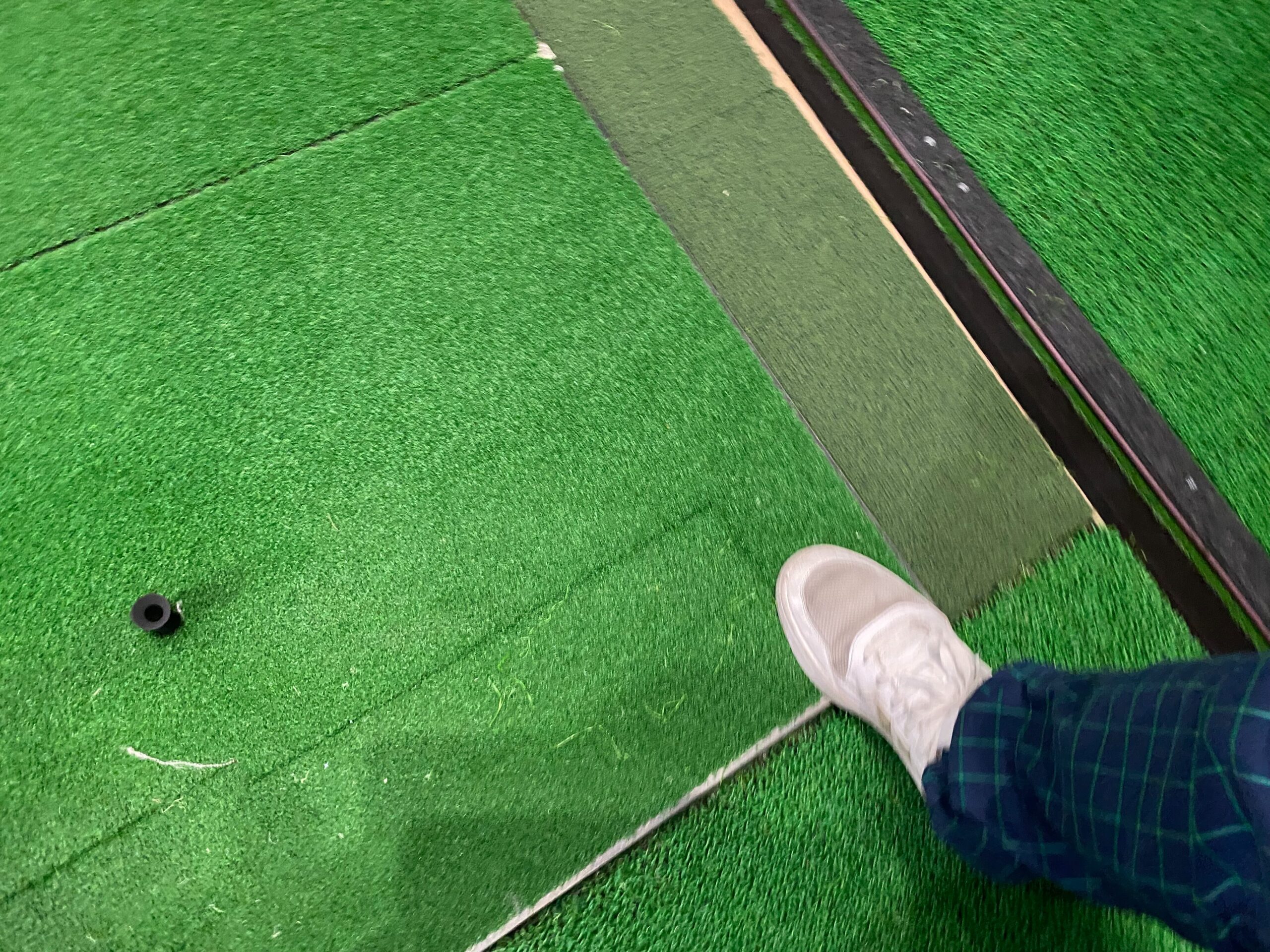 マットの出っ張りをやさしく整える